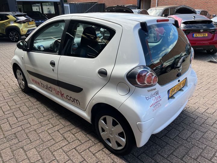 Photo 2 VIN: JTDKG12C90N601525 - TOYOTA AYGO 