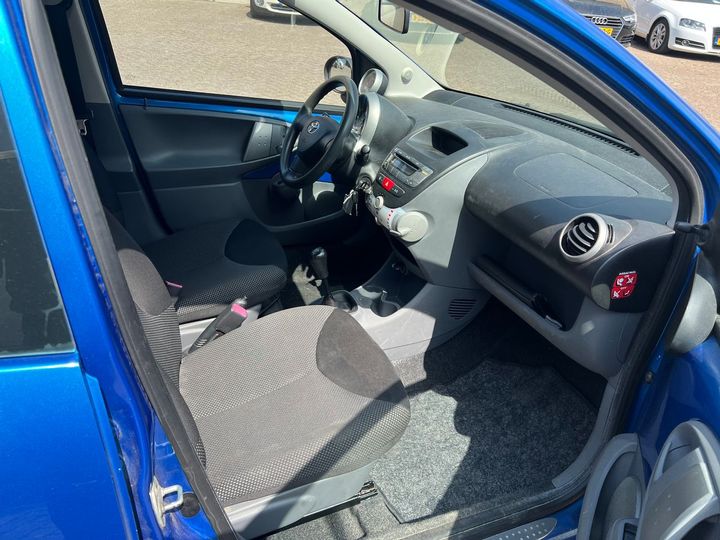 Photo 5 VIN: JTDKG18C00N481637 - TOYOTA AYGO 