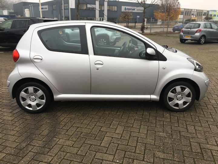 Photo 11 VIN: JTDKG18C10N093154 - TOYOTA AYGO 