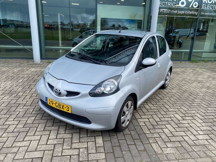 Photo 4 VIN: JTDKG18C40N267301 - TOYOTA AYGO 