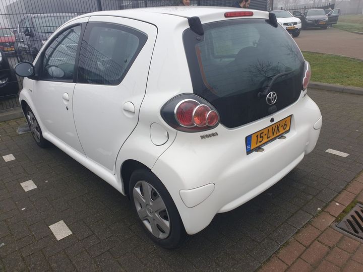 Photo 2 VIN: JTDKG18C40N484668 - TOYOTA AYGO 