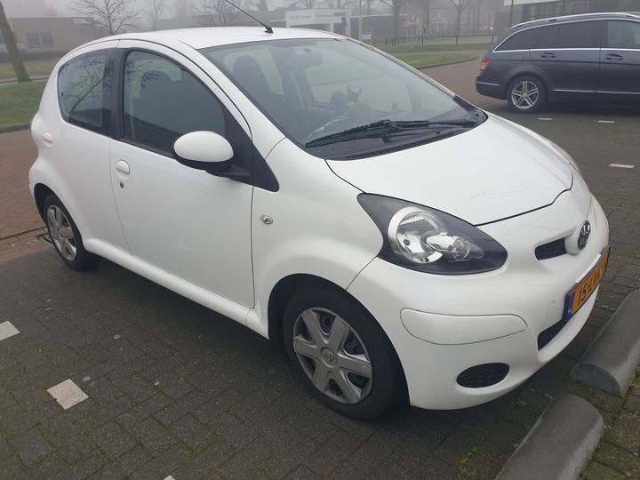 Photo 4 VIN: JTDKG18C40N484668 - TOYOTA AYGO 