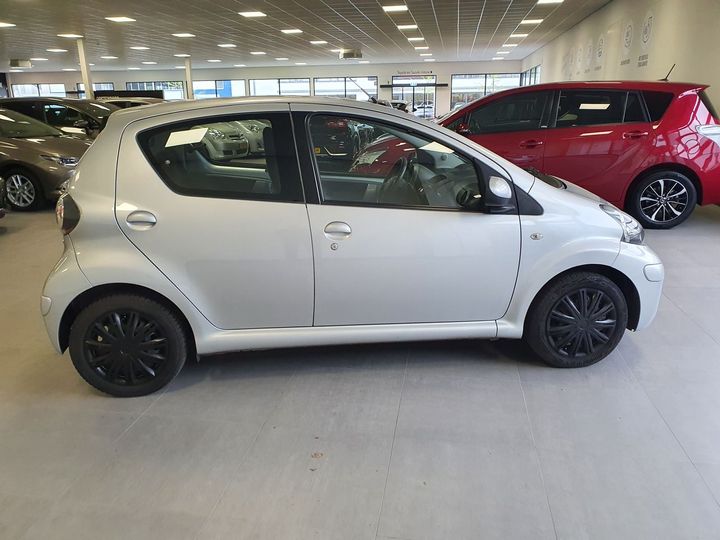 Photo 9 VIN: JTDKG18C80N444089 - TOYOTA AYGO 