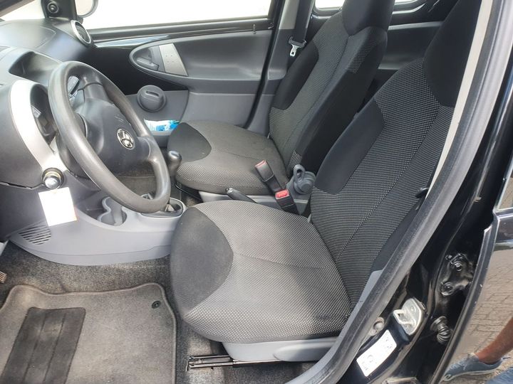 Photo 9 VIN: JTDKG18C80N604701 - TOYOTA AYGO 