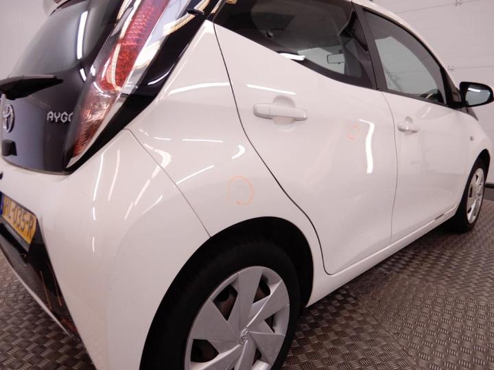 Photo 19 VIN: JTDKGNEC00N128343 - TOYOTA AYGO 