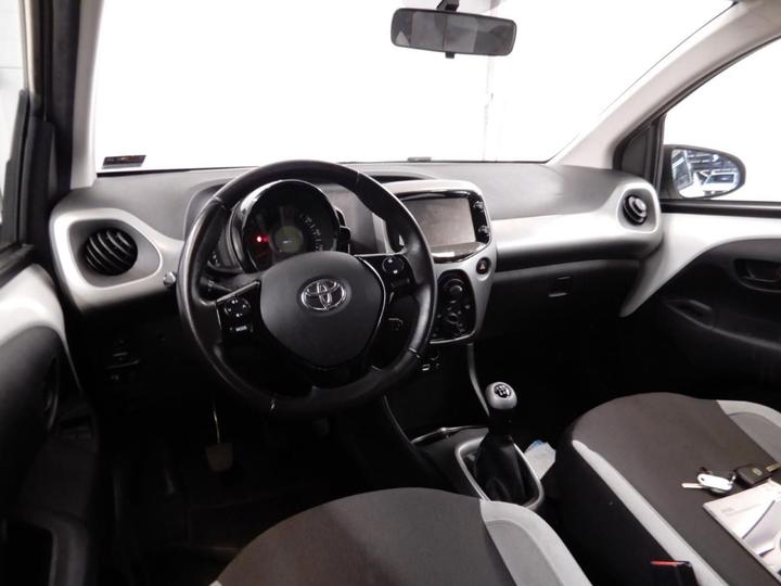 Photo 9 VIN: JTDKGNEC00N128343 - TOYOTA AYGO 