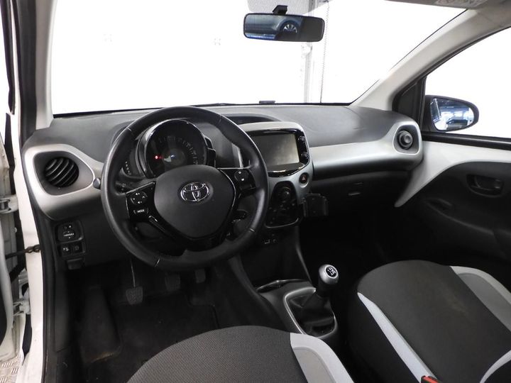 Photo 9 VIN: JTDKGNEC00N131713 - TOYOTA AYGO 