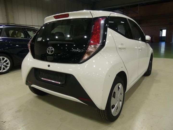 Photo 2 VIN: JTDKGNEC00N145627 - TOYOTA AYGO - 2014 