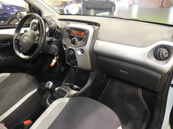 Photo 3 VIN: JTDKGNEC00N145627 - TOYOTA AYGO - 2014 