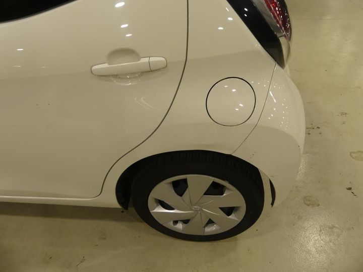 Photo 34 VIN: JTDKGNEC00N145627 - TOYOTA AYGO - 2014 