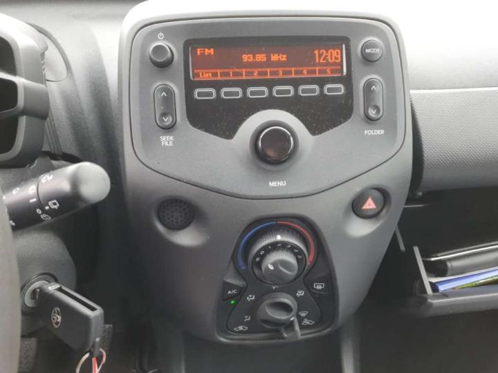 Photo 10 VIN: JTDKGNEC00N202960 - TOYOTA AYGO 