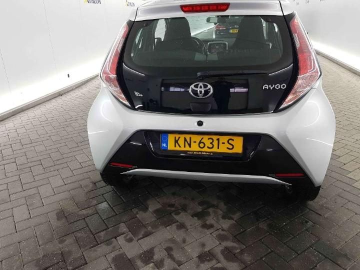 Photo 16 VIN: JTDKGNEC00N206555 - TOYOTA AYGO 