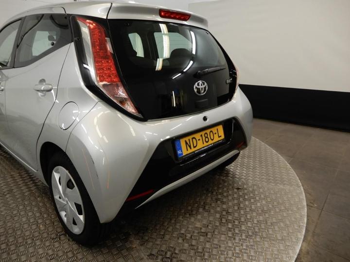 Photo 18 VIN: JTDKGNEC00N207821 - TOYOTA AYGO 