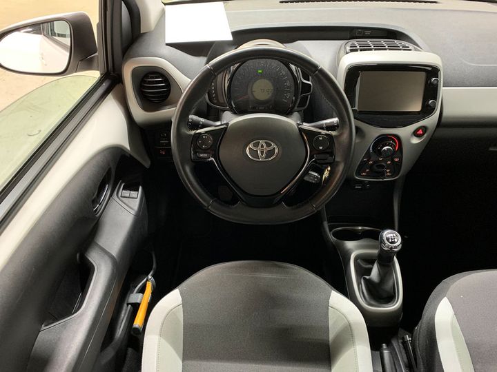 Photo 10 VIN: JTDKGNEC00N228572 - TOYOTA AYGO 