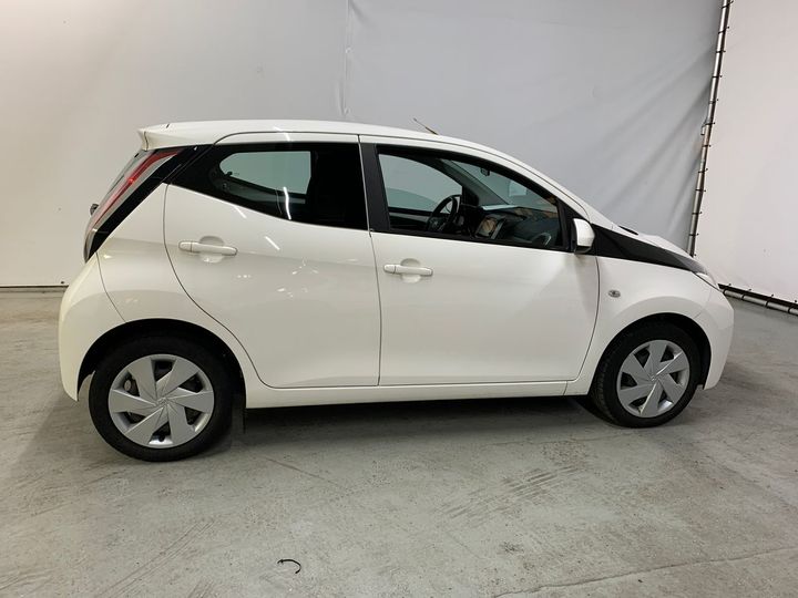 Photo 14 VIN: JTDKGNEC00N228572 - TOYOTA AYGO 