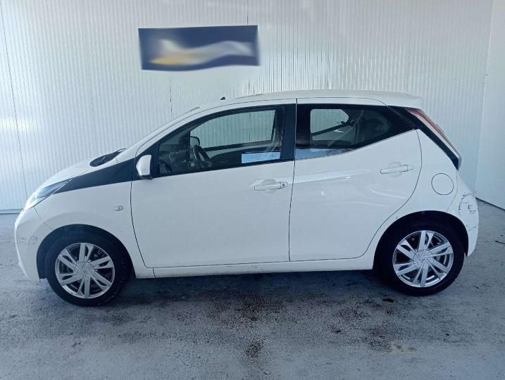 Photo 2 VIN: JTDKGNEC00N228815 - TOYOTA AYGO 