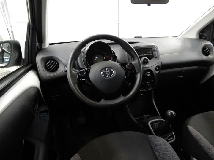 Photo 13 VIN: JTDKGNEC00N229740 - TOYOTA AYGO 