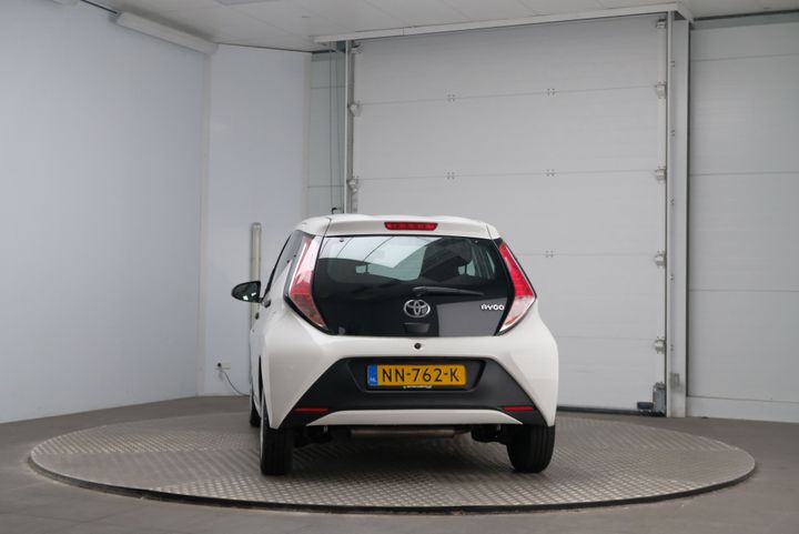 Photo 4 VIN: JTDKGNEC00N229740 - TOYOTA AYGO 