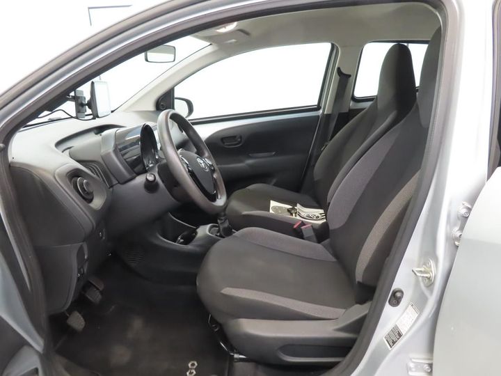 Photo 5 VIN: JTDKGNEC00N272684 - TOYOTA AYGO 