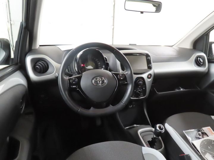 Photo 2 VIN: JTDKGNEC00N290828 - TOYOTA AYGO 