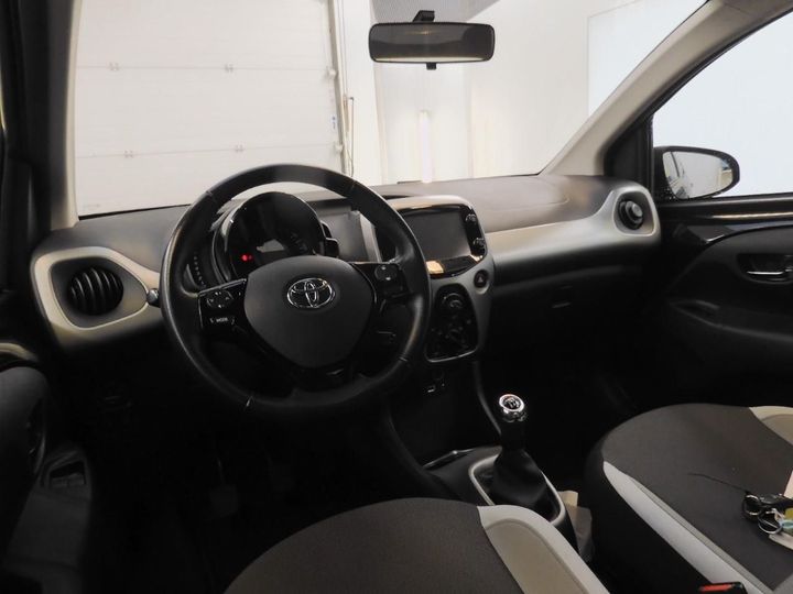 Photo 3 VIN: JTDKGNEC00N301679 - TOYOTA AYGO 