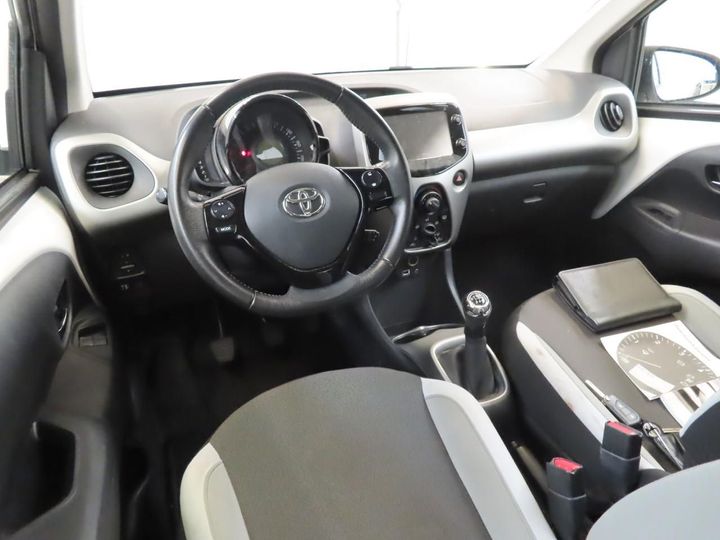 Photo 3 VIN: JTDKGNEC00N303495 - TOYOTA AYGO 