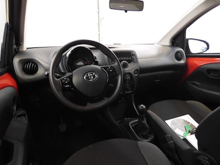 Photo 2 VIN: JTDKGNEC00N314268 - TOYOTA AYGO 