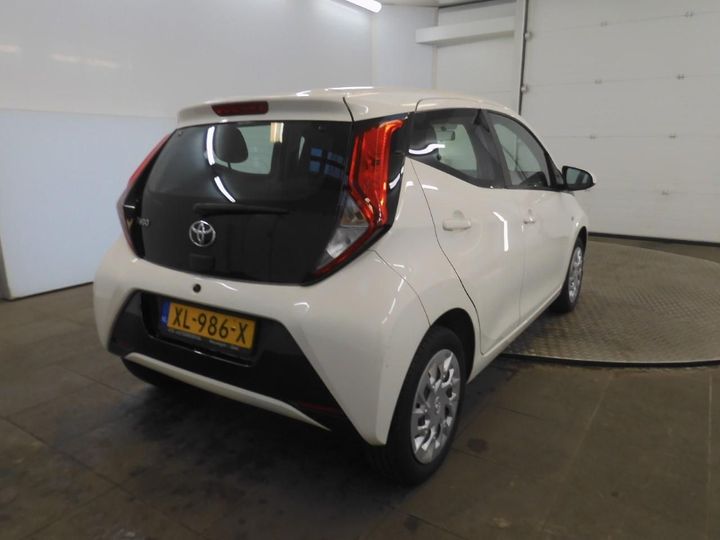 Photo 2 VIN: JTDKGNEC00N419165 - TOYOTA AYGO 