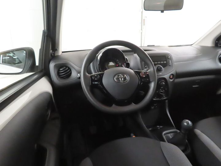 Photo 2 VIN: JTDKGNEC00N443644 - TOYOTA AYGO 