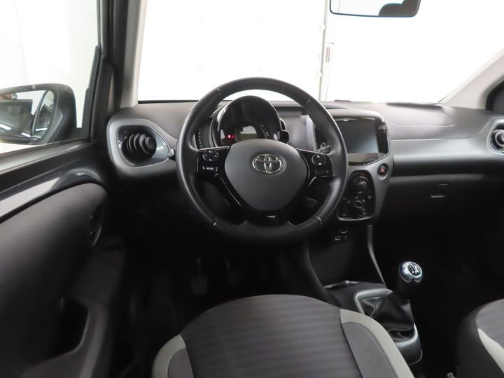 Photo 2 VIN: JTDKGNEC00N499101 - TOYOTA AYGO 