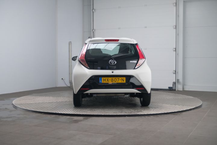 Photo 4 VIN: JTDKGNEC10N132918 - TOYOTA AYGO 