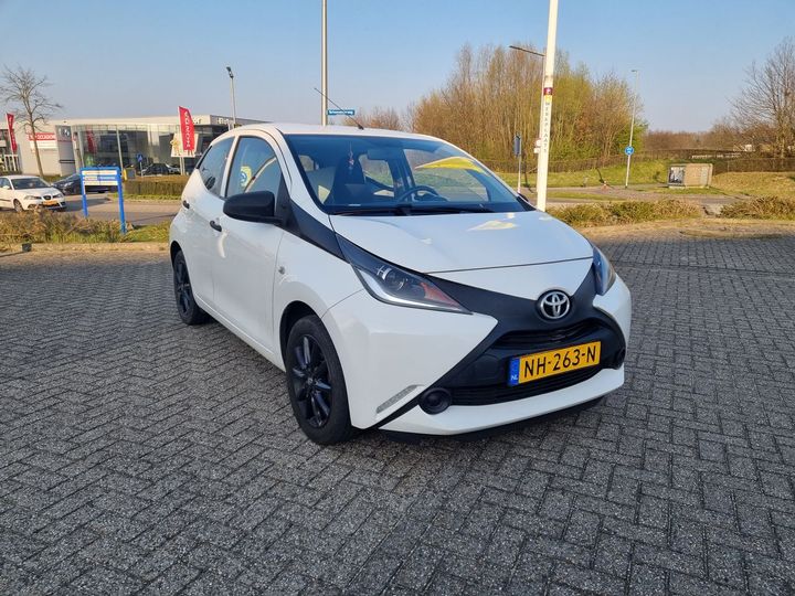 Photo 4 VIN: JTDKGNEC10N226412 - TOYOTA AYGO 