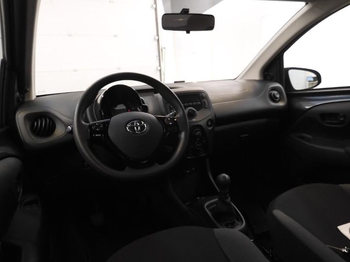 Photo 3 VIN: JTDKGNEC10N252038 - TOYOTA AYGO 