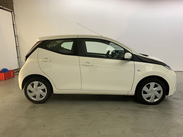 Photo 14 VIN: JTDKGNEC10N313985 - TOYOTA AYGO 