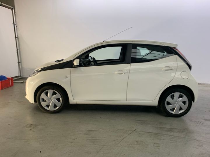 Photo 9 VIN: JTDKGNEC10N313985 - TOYOTA AYGO 