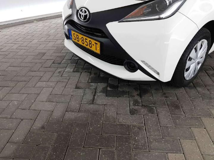 Photo 19 VIN: JTDKGNEC10N325229 - TOYOTA AYGO 