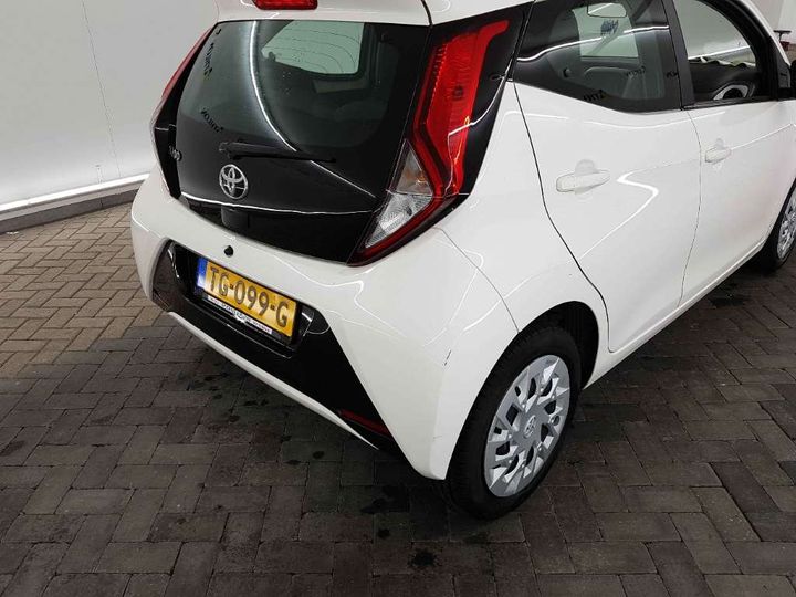 Photo 20 VIN: JTDKGNEC10N355329 - TOYOTA AYGO 