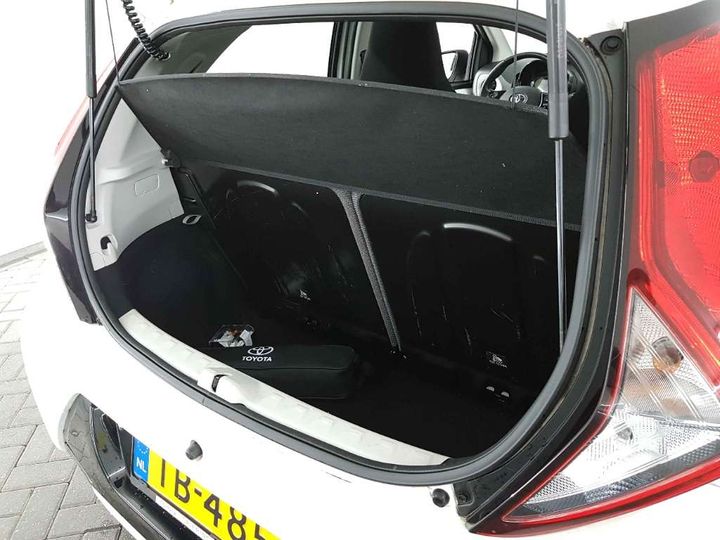 Photo 6 VIN: JTDKGNEC10N355749 - TOYOTA AYGO 