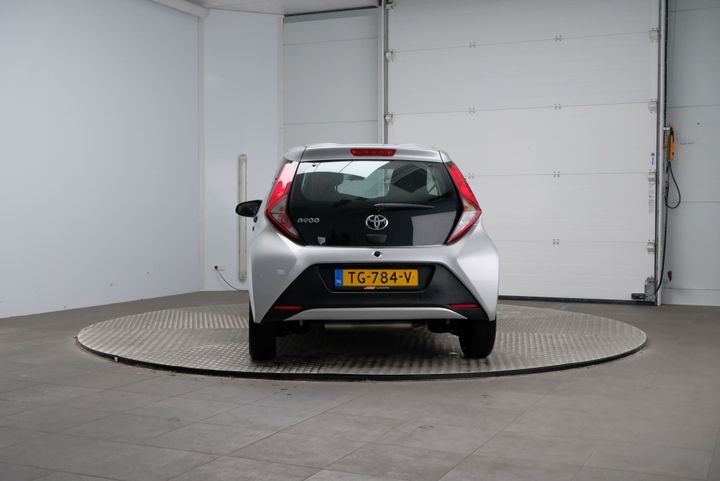 Photo 4 VIN: JTDKGNEC10N357310 - TOYOTA AYGO 