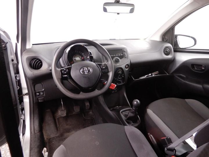 Photo 9 VIN: JTDKGNEC10N357310 - TOYOTA AYGO 