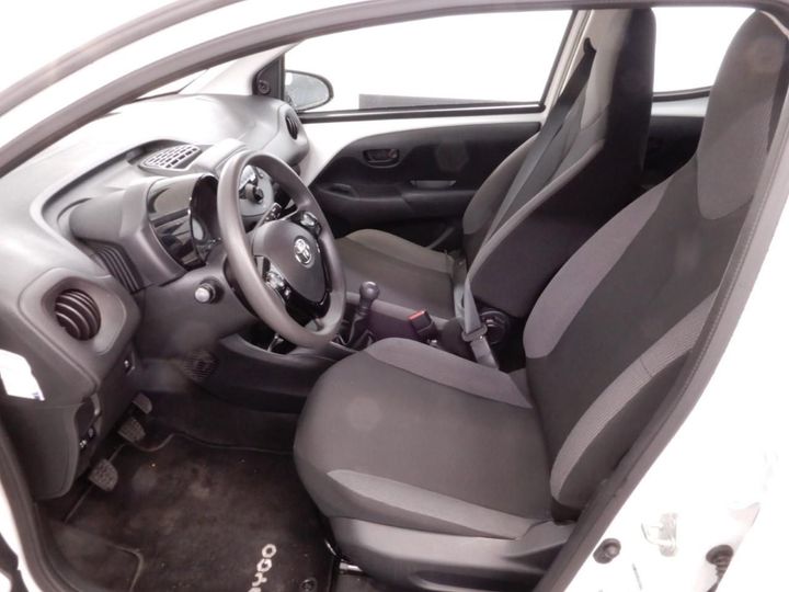 Photo 11 VIN: JTDKGNEC10N372261 - TOYOTA AYGO 