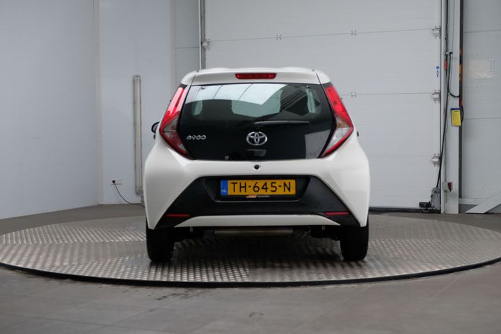 Photo 4 VIN: JTDKGNEC10N372261 - TOYOTA AYGO 