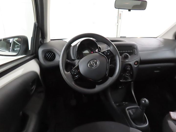 Photo 2 VIN: JTDKGNEC10N448934 - TOYOTA AYGO 