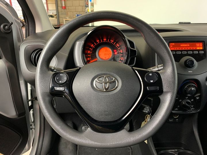 Photo 10 VIN: JTDKGNEC10N490942 - TOYOTA AYGO 