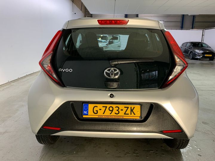 Photo 12 VIN: JTDKGNEC10N490942 - TOYOTA AYGO 