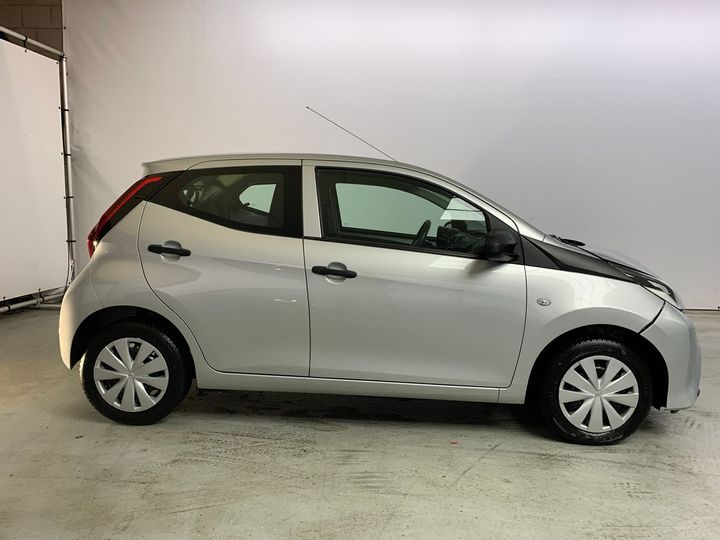 Photo 14 VIN: JTDKGNEC10N490942 - TOYOTA AYGO 