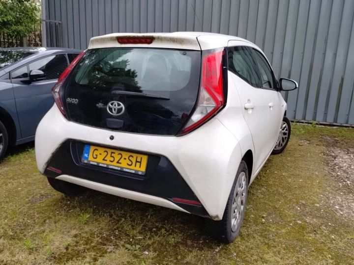 Photo 2 VIN: JTDKGNEC10N504130 - TOYOTA AYGO 