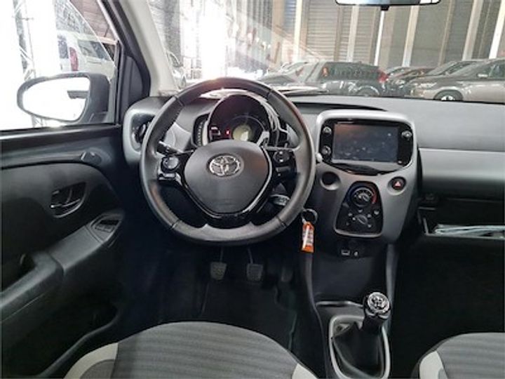 Photo 8 VIN: JTDKGNEC10N529867 - TOYOTA AYGO - 2018 