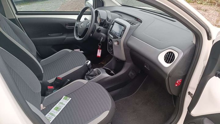 Photo 3 VIN: JTDKGNEC10N537869 - TOYOTA AYGO 