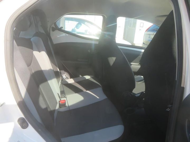 Photo 12 VIN: JTDKGNEC20N189399 - TOYOTA AYGO 